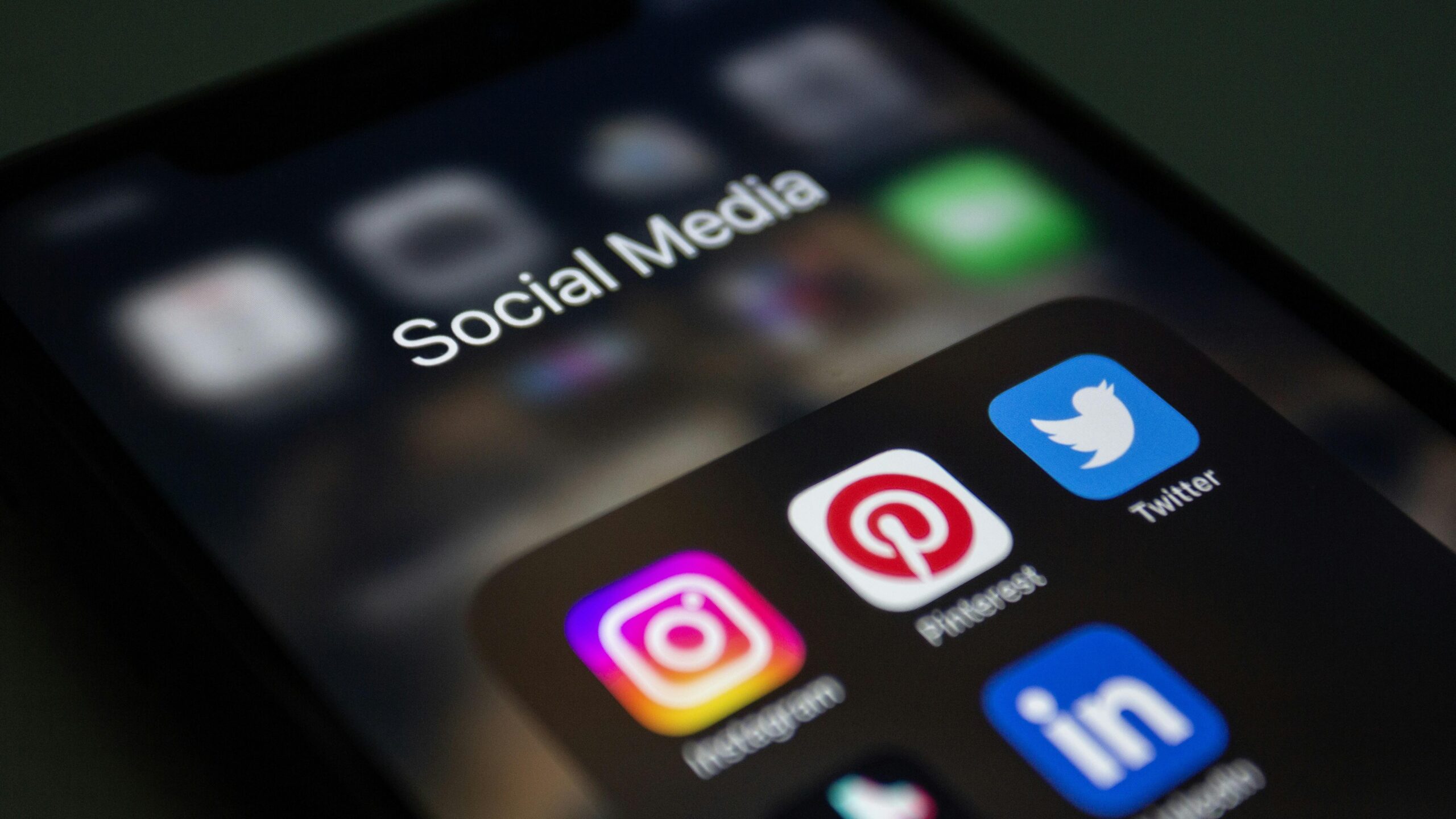 How Social Media Fuels the Spread of Online Scams